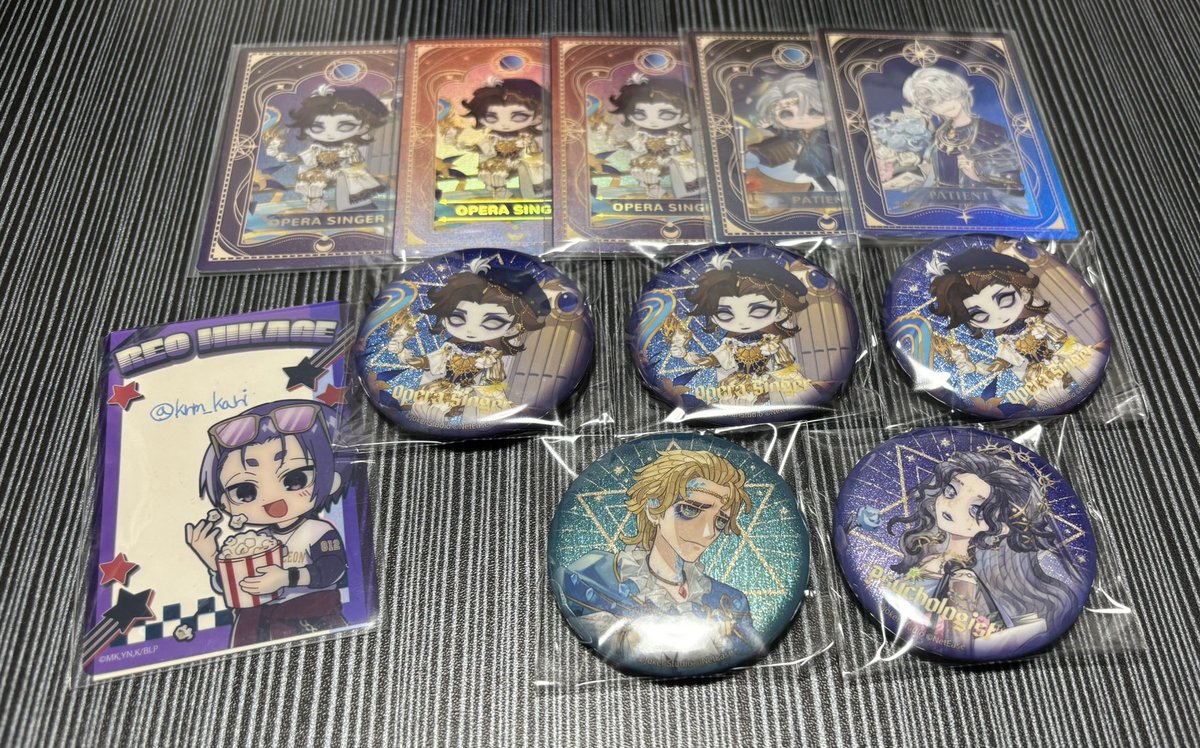 krm_kari's tweet photo. 【交換】IdentityV 第五人格 潮玩星球 IPSTAR 七周年 カフェ 幼稚園 中国トレーディング 缶バッジ カード 

譲)画像1,2

求)幼稚園：傭兵缶バッチ1点
IPSTAR 七周年 カフェ：SD蝋人形師缶バッチ カード1点ずつ

郵送交換
幼稚園⇔カフェの異種交換◎
お気軽にお声掛けください🙏 https://t.co/hkwu1FdUd0