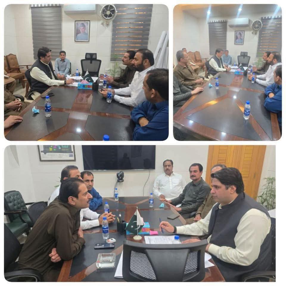 میر حمل کلمتی کی سیکرٹری C&amp;W سے ملاقات، گوادر کے ترقیاتی منصوبوں میں سست روی اور فنڈز کی کمی پر تشویش۔ کام تیز کرنے اور فوری فنڈز فراہمی کا مطالبہ، حکام کی بہتری کی یقین دہانی۔
#Gwadar #Balochistan #Development