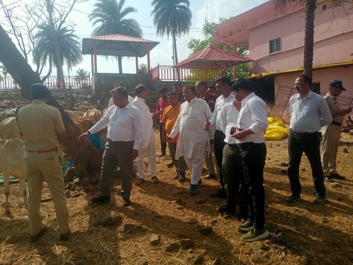 इंदौर कलेक्टर श्री शिवम वर्मा जी ने भगवान परशुराम जन्मस्थली न्यास के सदस्यों के साथ आगामी अक्षय तृतीया पर होने वाले कार्यक्रम के लिए निरीक्षण किया।
इस अवसर पर एडिशनल एस पी, एस डी एम, तहसीलदार सहित विभिन्न विभागों के अधिकारी भी उपस्थित थे।