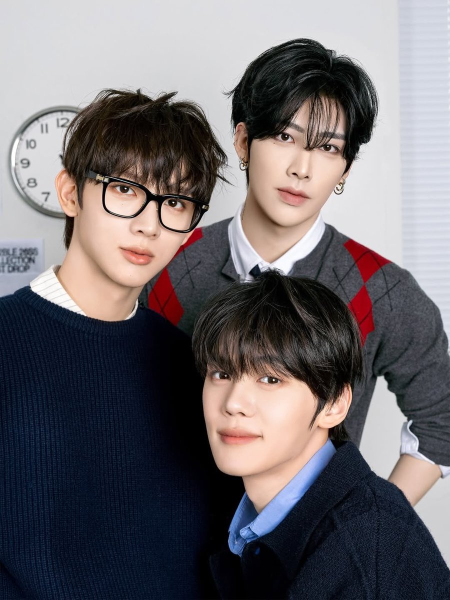 and2blepic's tweet image. [✏️] our five ‘AND2BLE’ members zodiac signs based on kprofiles:

– ZHANG HAO: Leo 
– YOO SEUNGEON: Capricorn 
– RICKY: Taurus 
– GYUVIN: Virgo
– HAN YUJIN: Pisces  

#AND2BLE #앤더블