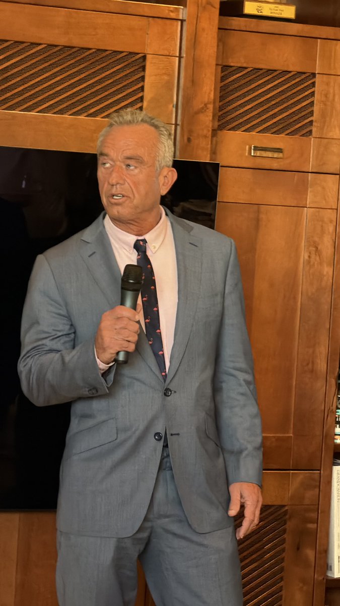 AZMAHAMARY tweet media