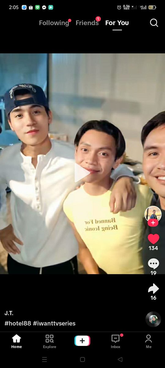 AArplyeda's tweet image. Pakihanap po ito. Haha. is it legit??? Balik Akbayan Partylist. 

Bresnyr Spotted.
uyyy. ano na mga Mahal. Happy Monthsary.

#bresnyr