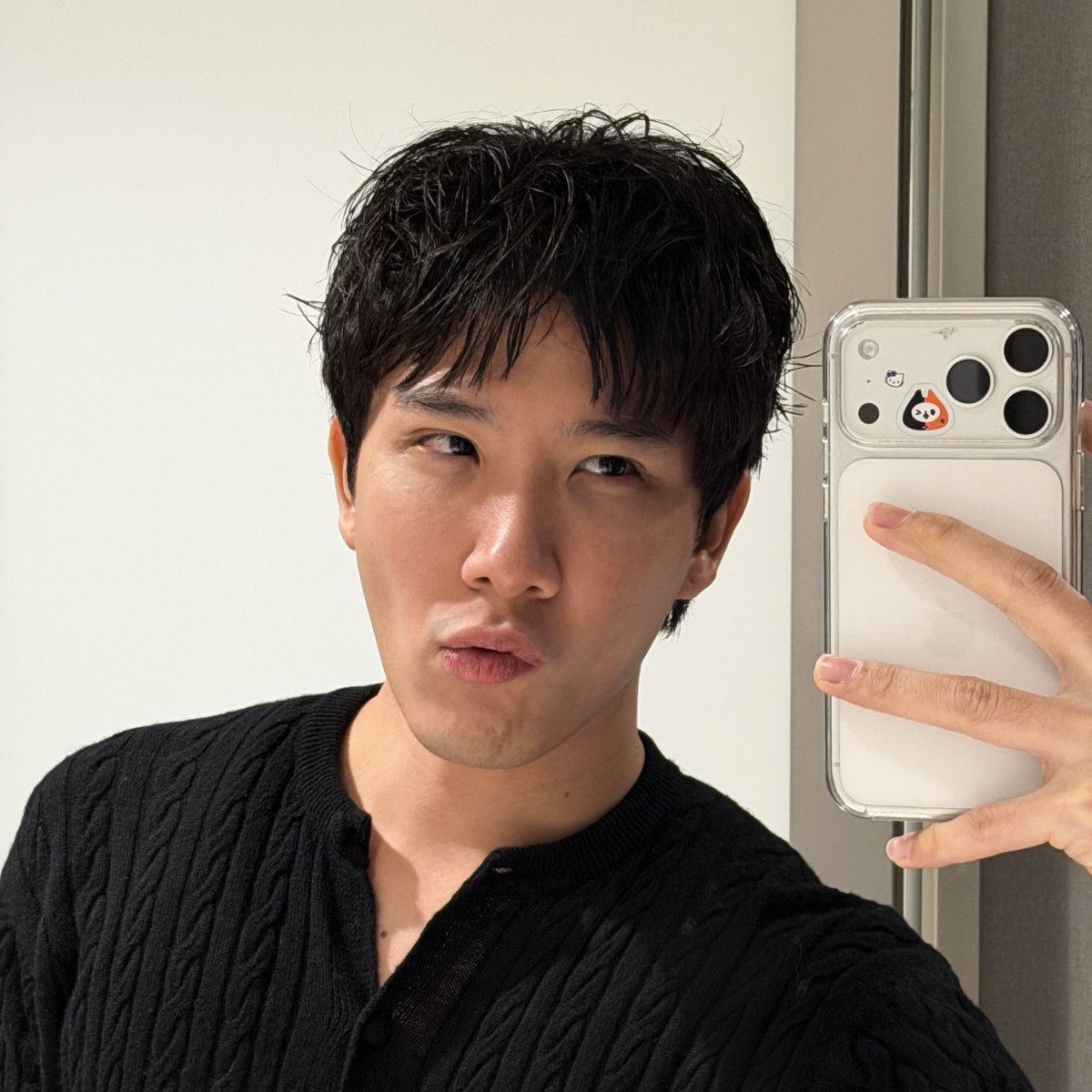 henri ★ tweet media