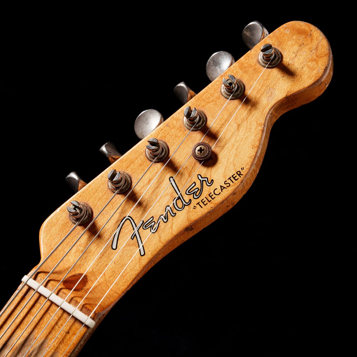 1484shibuya's tweet image. こちらは1954年製、Fender Telecaster。使用感はありますがオリジナル度は非常に高い1本。詳しくはイシバシ楽器渋谷店までお問い合わせくださいませ。
store.ishibashi.co.jp/view/item/0000…
#Fender #vintage