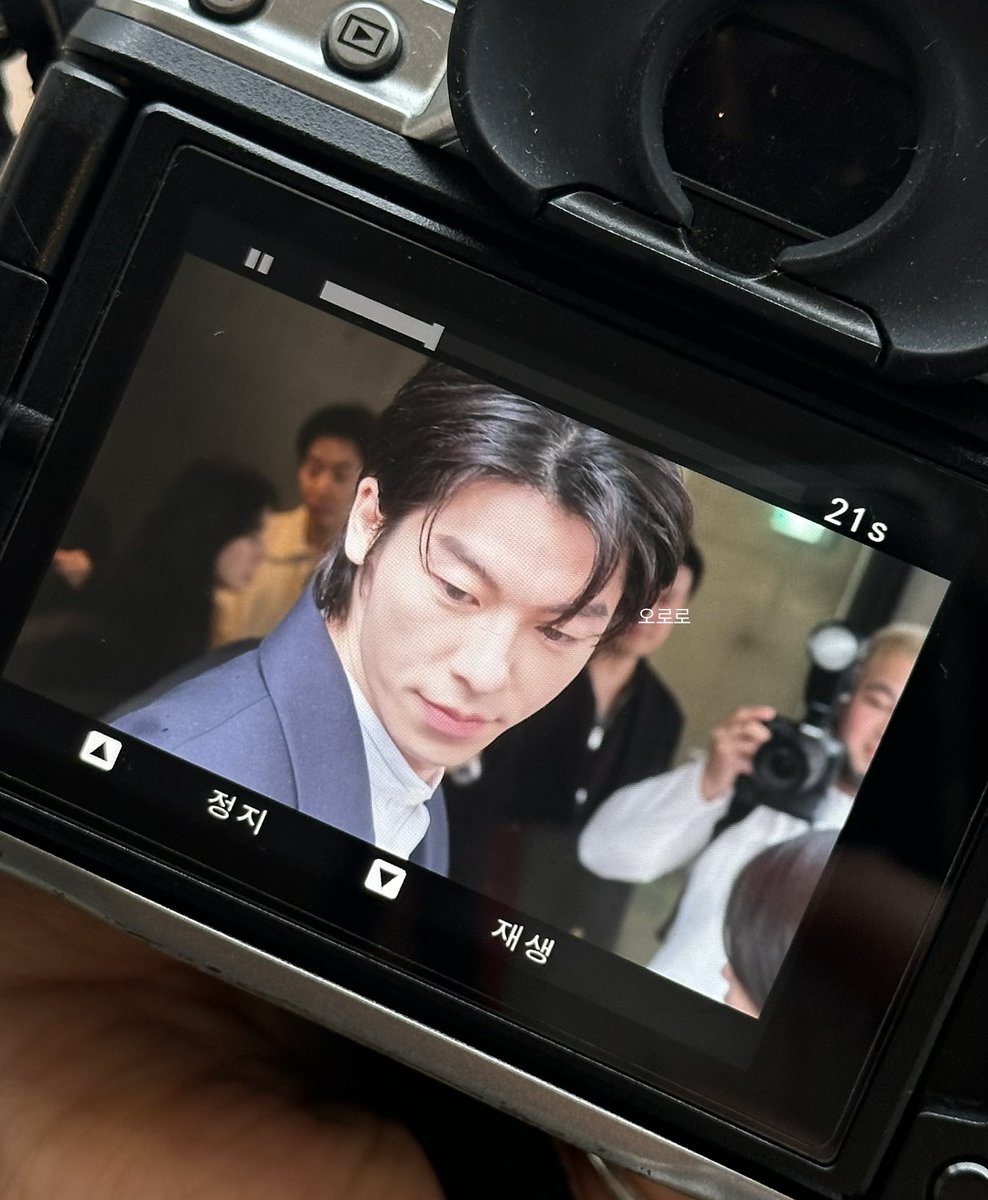 오로로 tweet media