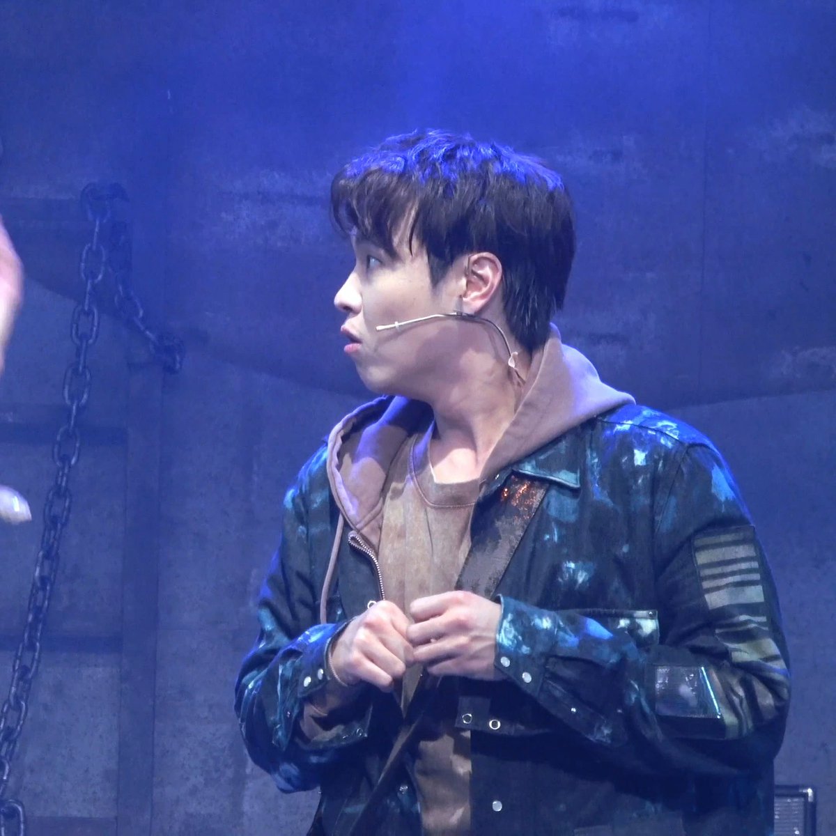 ํ๐ธ tweet media