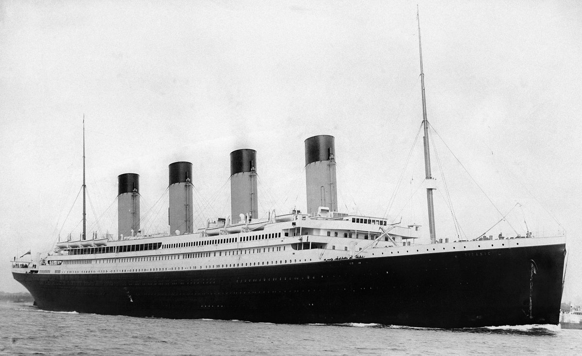 URDailyHistory's tweet image. 14 April 1912: The luxury liner the RMS #Titanic hits an #iceberg at 11:40 pm about 375 miles south of Newfoundland. She sank a few hours later on April 15. She had left #Southampton, #England on April 10. #History #OTD #ad amzn.to/2Xw5BTZ