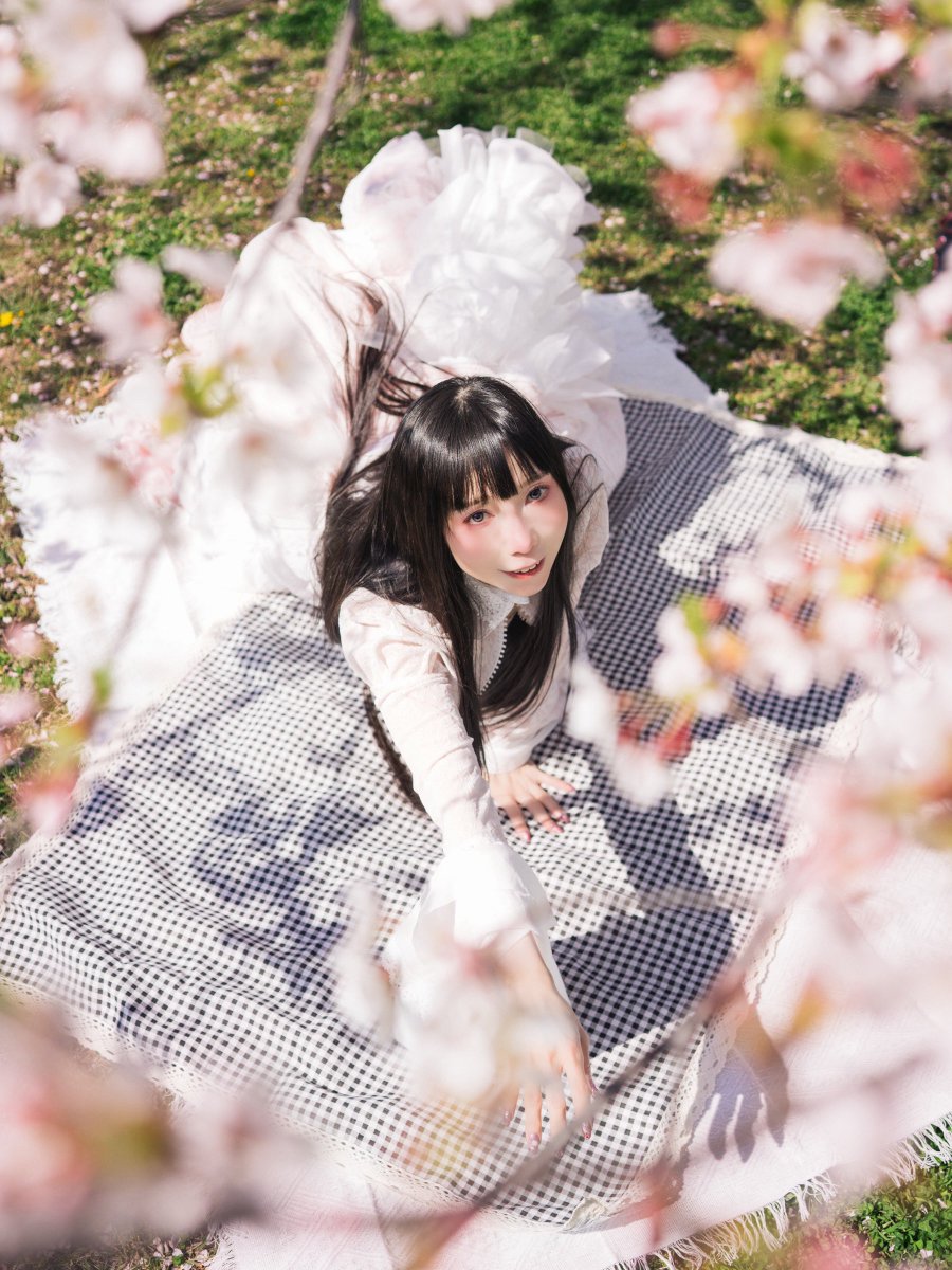 ItsukiYuin's tweet photo. 明日19:00にお知らせがございますのでお楽しみに🥰🌹✨✨

何がしたかったのか分からない写真……🫣 https://t.co/vKEVVigoFB