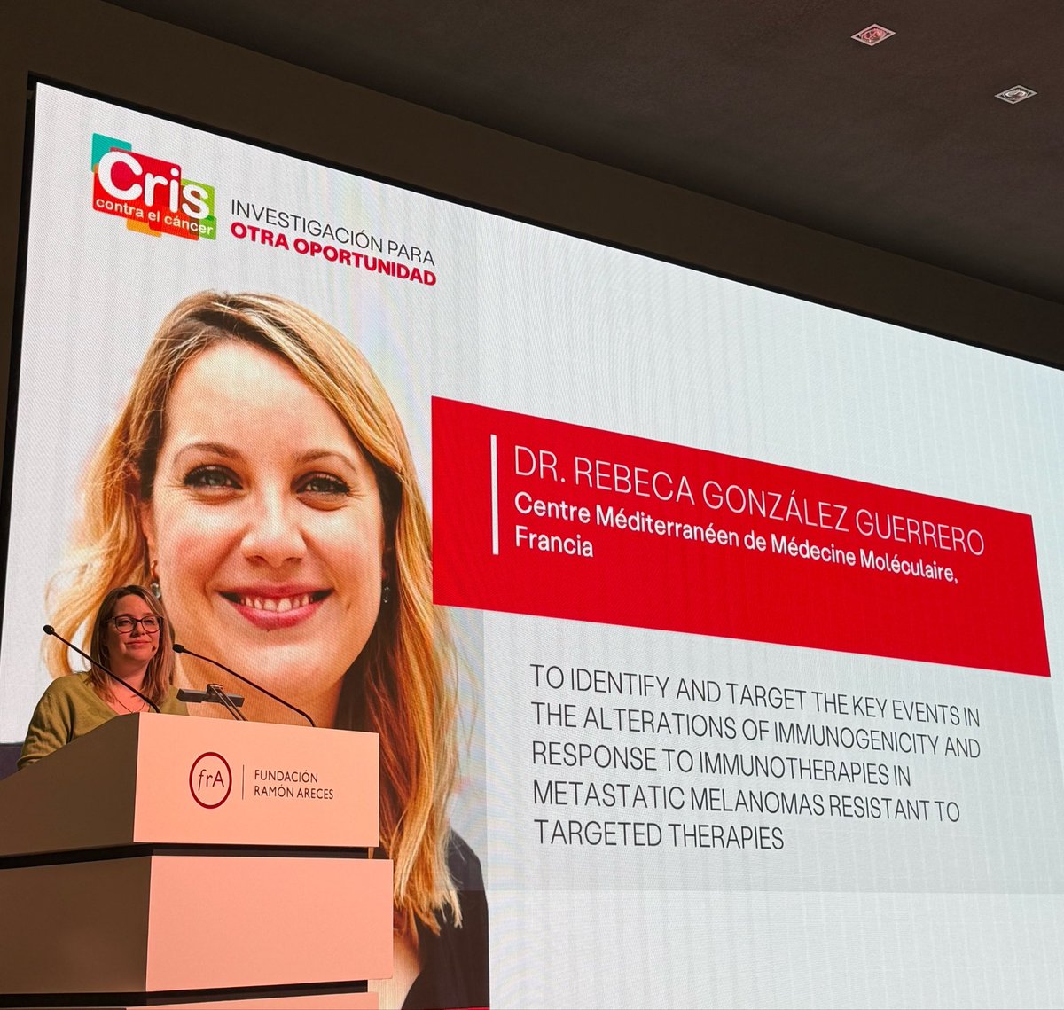 criscancer's tweet photo. 🔴 Es el turno de @Rebeca_Bio_ con su ponencia: to identify and target the key events in the alterations of immunogenicity and response to immunotherapies in metastatic melanomas resistant to targeted therapies.

#CRISContraelCáncer #DíaCienciaCRIS26 https://t.co/hPZqlF8hDW