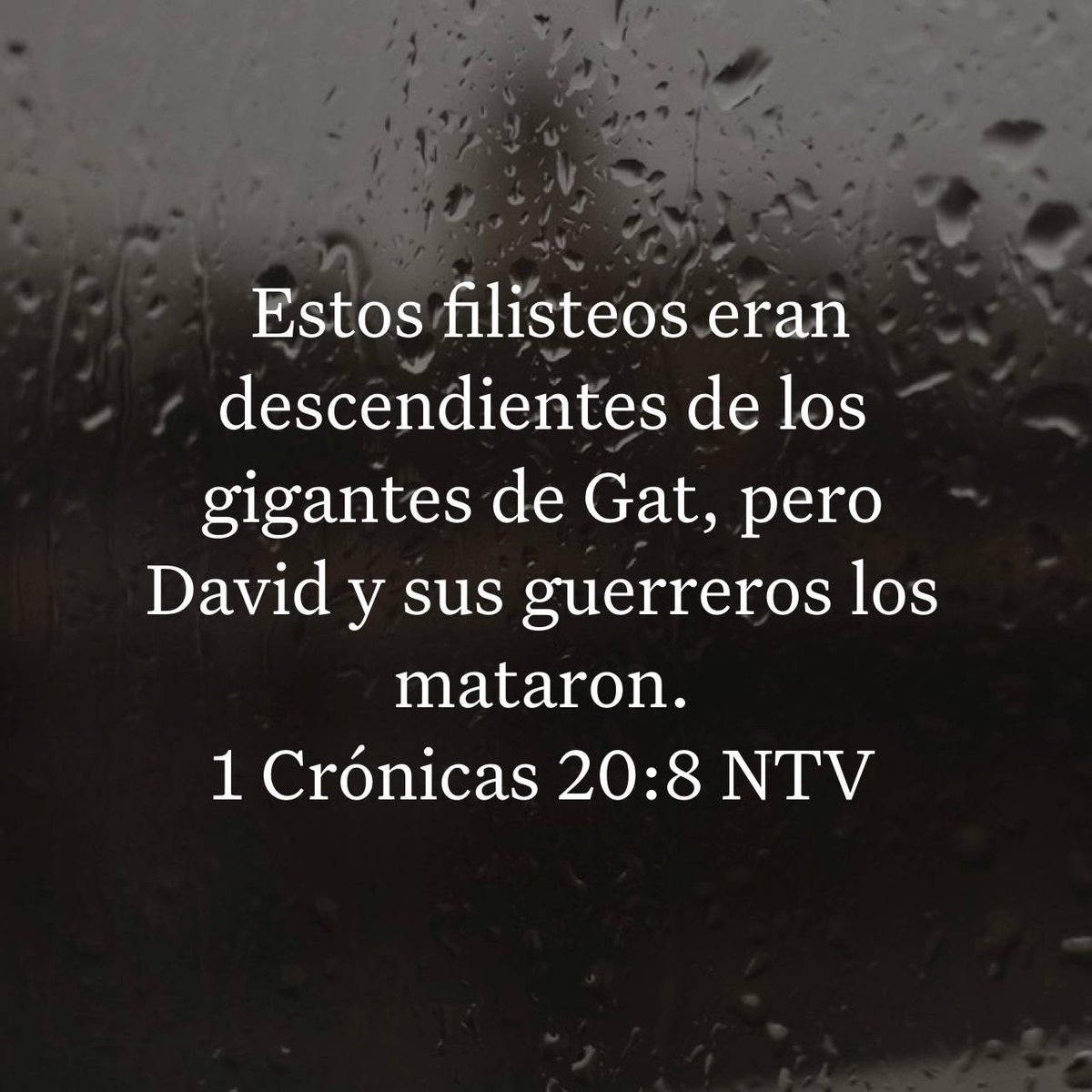 En 1 Crónicas 20 se registran historias de gigantes desafiando y burlándose de Israel, pero que perecieron a manos de los hombres del rey David. 
Estas historias nos dejan ver, entre otras cosas, por que David había juntado cinco piedras cuando le tocó enfrentar a Goliat.
#rpsp