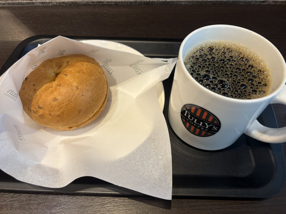 不眠不休でも労働は待ってくれない🥶
今日も一日がんばるぞい
#ぽこあポケモン 
#４月中にクリア目標
#心奪われるなんてことあるはずないでしょ