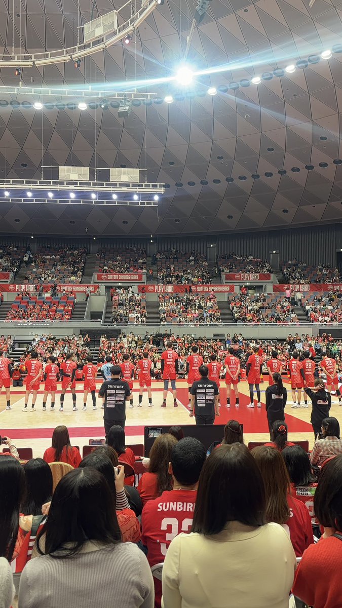 kaoyanun's tweet photo. ﾎｰﾑｹﾞｰﾑ最終戦、勝利で嬉しかったのとかっしーとﾃﾞｨﾏの引退式感極まった🥲
2026.4/5

#SVリーグ
#男子バレーボール
#サントリーサンバーズ
#関田誠大 https://t.co/ezfLpiLSsp