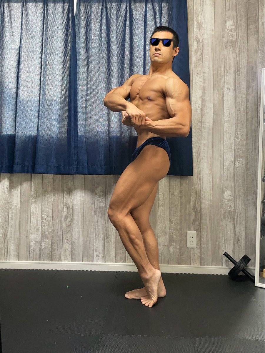 _fixed_star_'s tweet photo. 減量経過
3月3日　68.6kg
↓
4月9日　66.2kg

あと−2.5〜3kg位？

剃毛して日焼け始めて本格的に減量入った感がある。
マクロファクターの摂取カロリー、一度2150kcalまで落ちた後、最近週ごとに50kcal位増加で現在2400kcal/日なので楽に感じる。 https://t.co/mMVWwlwr2Y