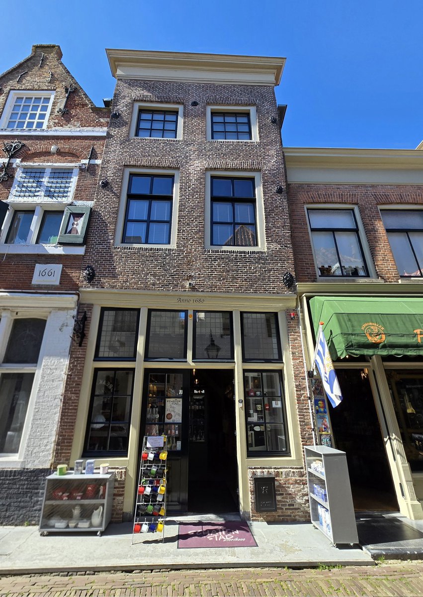 Michelleswinkel's tweet photo. Ze zeggen wel eens: 'Hoe ouder je wordt, hoe sneller de tijd gaat.'..

Wisten jullie dat onze winkel, afgelopen zondag al 12 jaar bestaat? (5 april 2026) Dit jubileum viel precies in het paasweekend. Maar wij wilden het toch graag met jullie delen. 🥳
#jubileum #twaalfjaar #hoera https://t.co/MlCupwsKjH