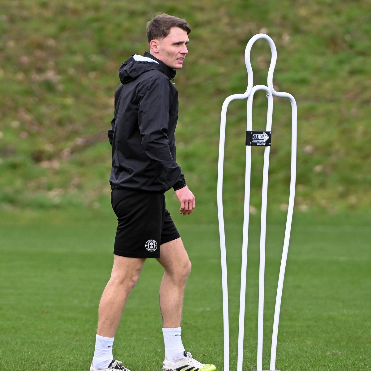 LaticsOfficial's tweet photo. Matchday. Minus. One. 💪 

#wafc