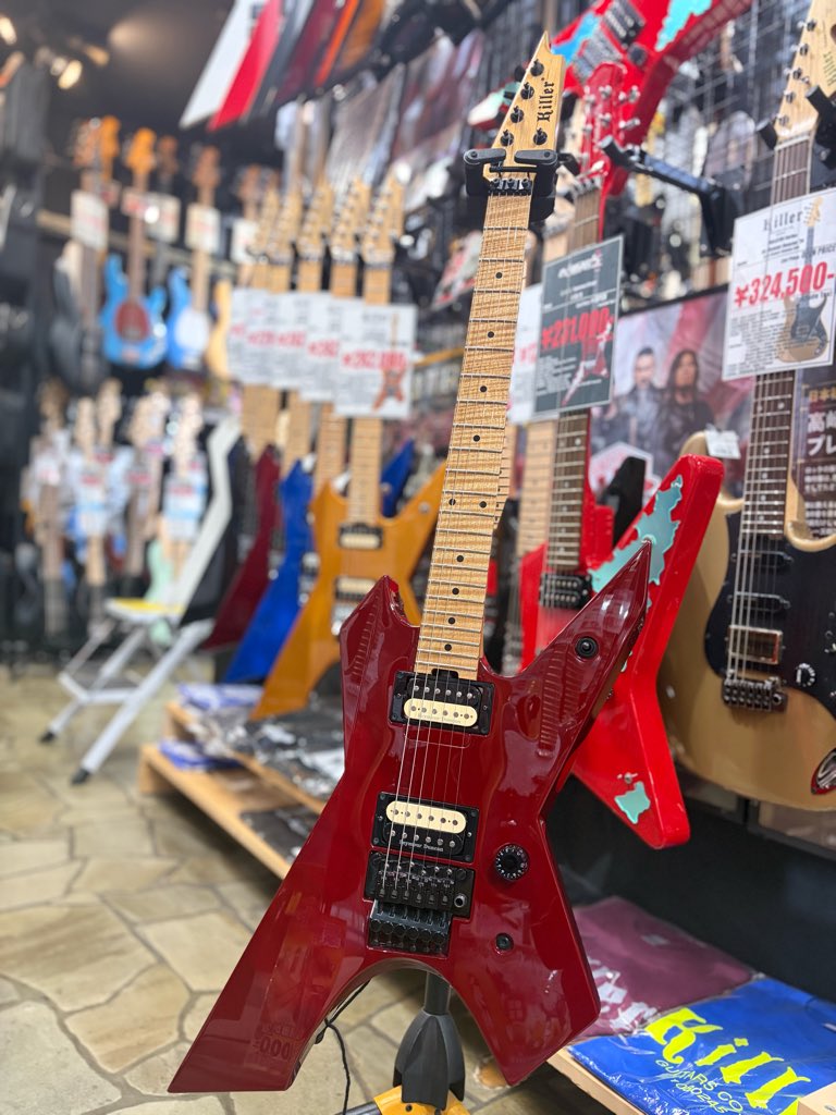 bbsapporock's tweet image. #used 【#KILLER KG-Prime 21 the spirit】

委託品として入荷🚚💨

使用感はありますが目立った傷はなく、サウンドも高崎氏のシグネイチャーピックアップであるセイモア・ダンカンのTHUNDER IN THE EAST搭載なので最高です💥

ハードケース、保証書、アームバーが付属品です👌

#BIGBOSS札幌 #高崎晃