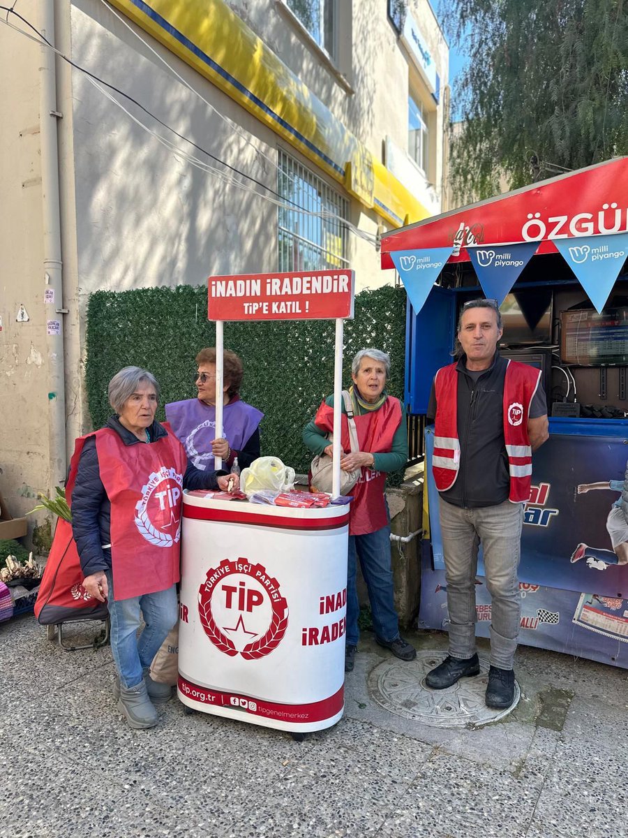 TipliEmekliler's tweet photo. 07 Nisan 2026
Foça/İzmir
İktidarın yeni emeklilik reformuna HAYIR
diyen TİP’li Emekliler 📷 https://t.co/0I7sWw0PT8