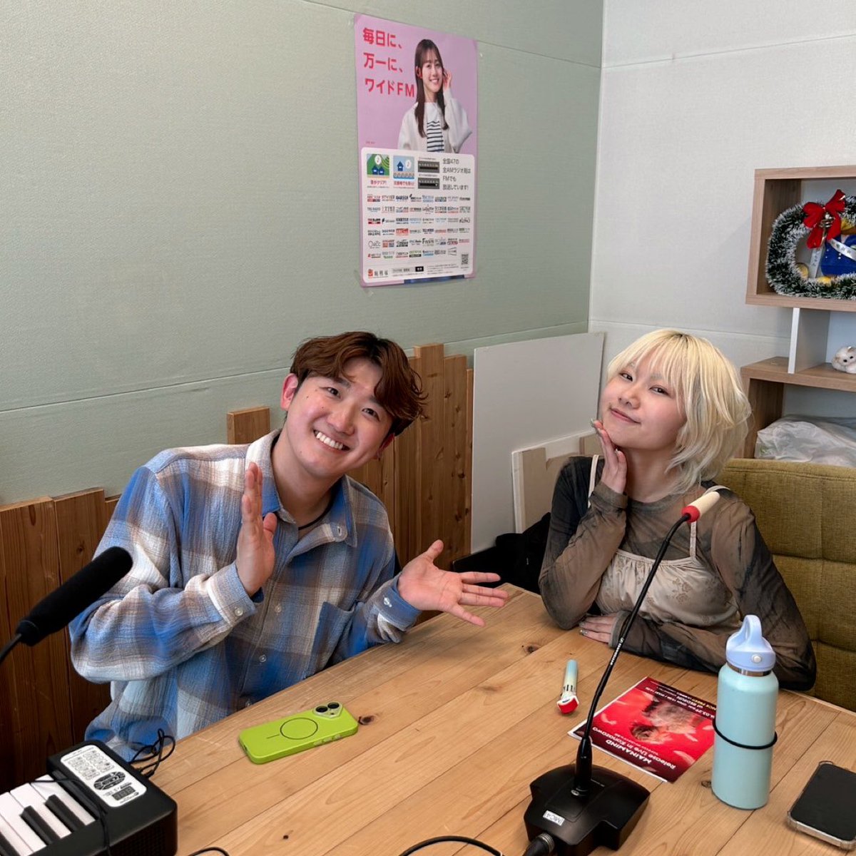 odtmak's tweet photo. ＼ 本日、木曜日🕊️／

おだともあき MROラジオ
「 #まあるい心にメロディを 」

本日19:00〜放送です📻
https://t.co/lAGF9yfvsr 

今回はシンガーソングライター
#マイナマインド さん
@mainamind24 が
ゲストに登場です✨

ハッシュタグをつけた感想
お待ちしてます🖖🏻🍀

#MROラジオ
#おだともあき https://t.co/3y10Eh9wYu
