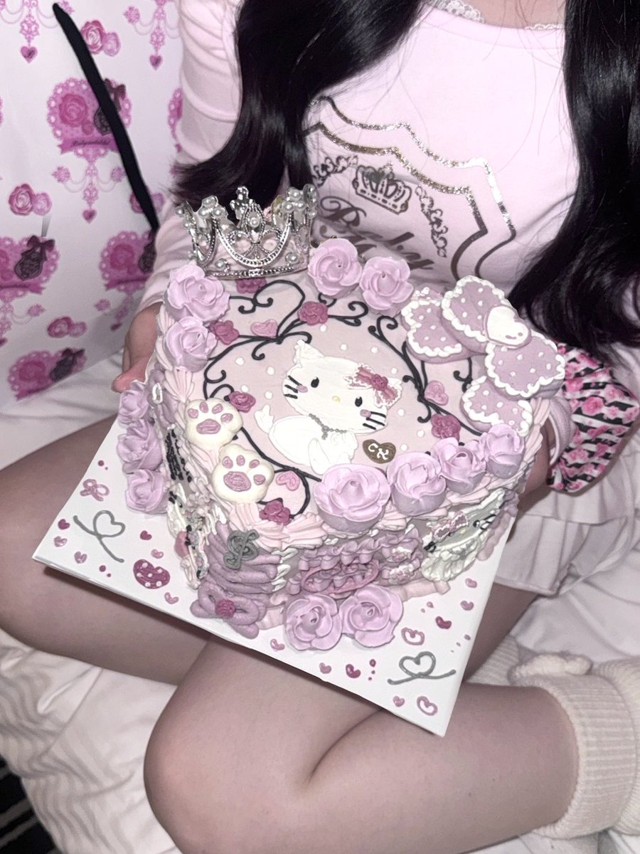 jo2qdw's tweet photo. ひなこさんがお誕生日お祝いしてくれたの( ᵕ ᵕ̩̩ )♡ちょーーかわいいケーキありがとう🎀@__1s2h https://t.co/9pkQ50VpMz
