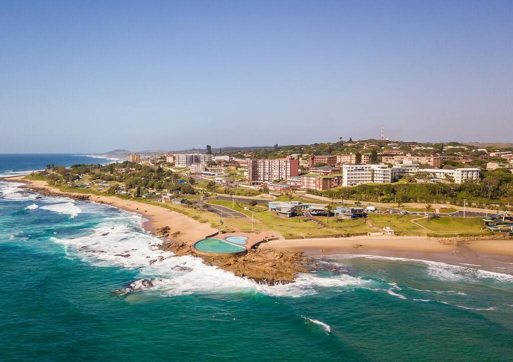 TAGTravel_Za's tweet photo. Pack your slip-slops and cozzies
~ let's gooooo!
quote@hashtagholidays.co.za
#localislekker #2026travels #SeaDeals #letsgothere #helloapril https://t.co/pDDHefTIhV