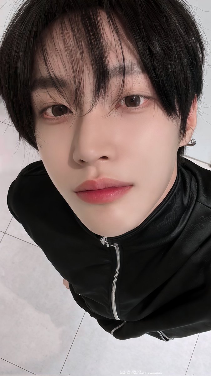 _Oissbin tweet media