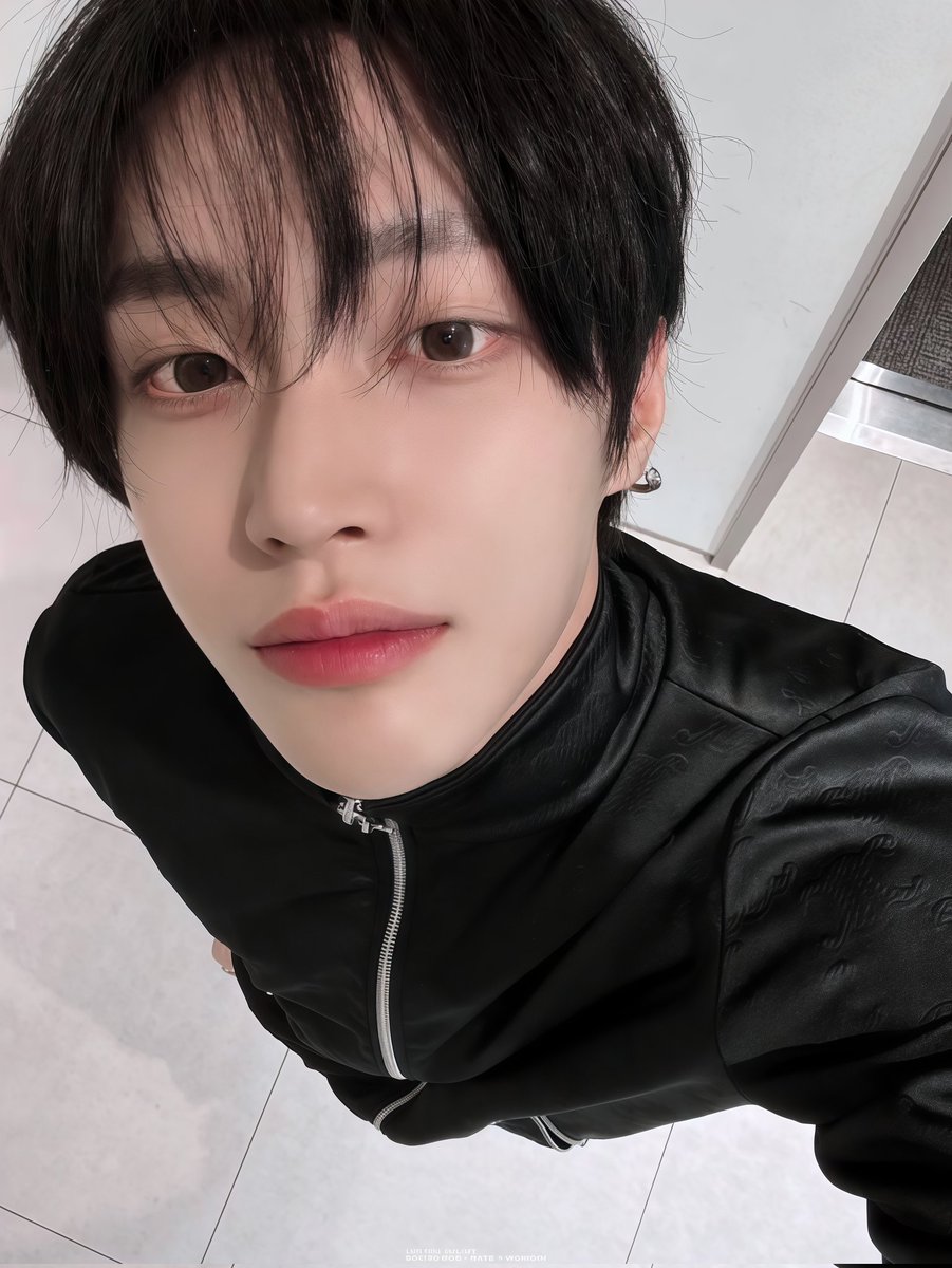 _Oissbin tweet media