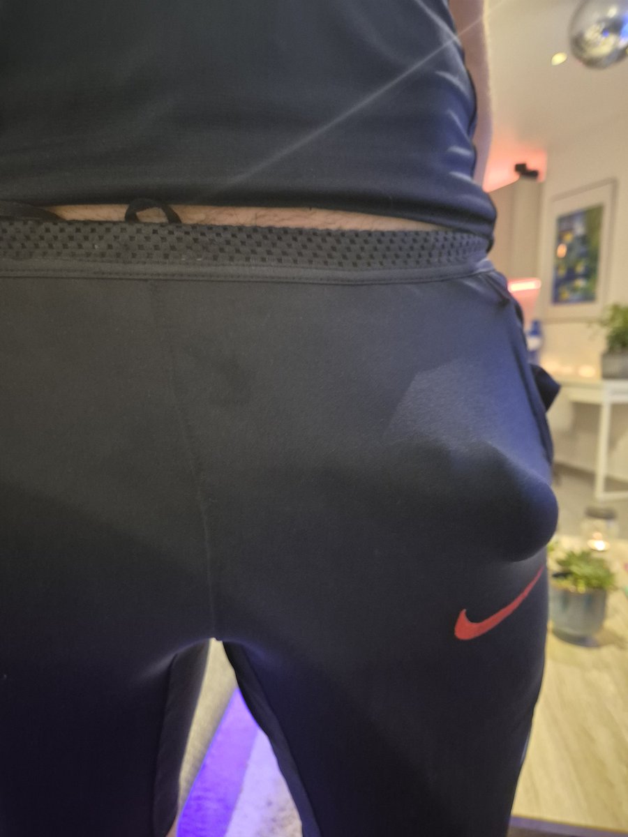 mr_vandijk_'s tweet photo. If you like the view down here… imagine the rest 😉🔥 
#5Passenger #gay #lgbt #horny #hot #bigdick #dick #dominant #lookingforsub #nike #jerking https://t.co/en9UD6FG6P