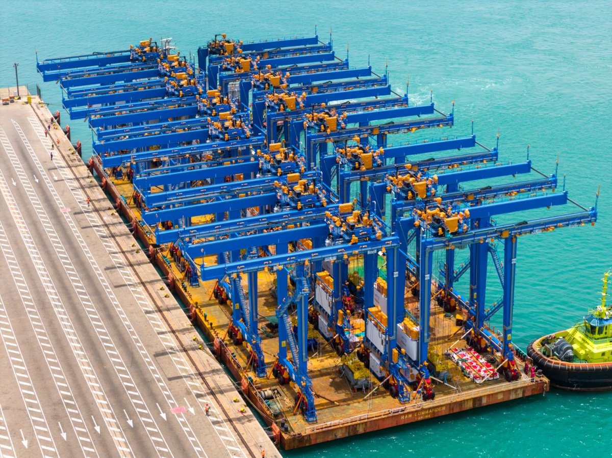 WorldCargoNews's tweet image. 🏗️ 💪 Meridian Port Services Ltd (MPS), the joint venture between Ghana Ports &amp;amp; Harbours Authority, APM Terminals and Africa Global Logistics, has taken delivery of 16 RTGs from ZPMC.

#WorldCargoNews #containershipping #portequipment @Bollore_africa 

tinyurl.com/42r2pwsf
