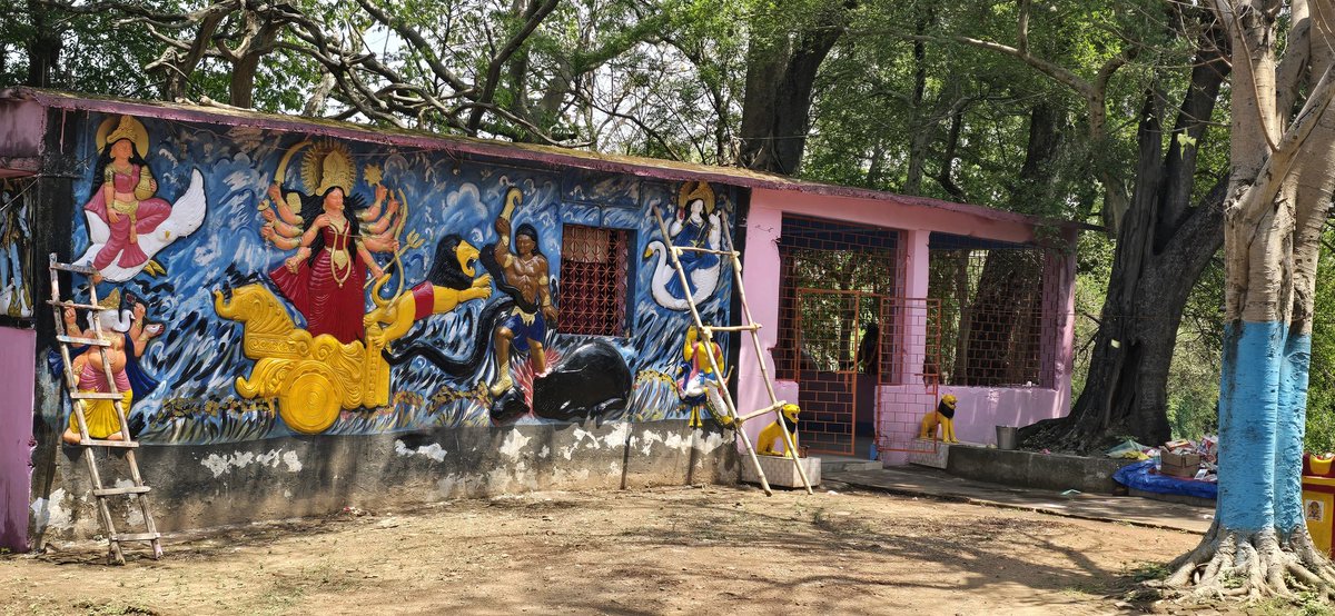 prabhatkhabar's tweet photo. झारखंड: 300 साल पुराना मां भगवती केरा मंदिर आस्था का बड़ा केंद्र. चक्रधरपुर के पास लगने वाले मेले में हजारों श्रद्धालु पहुंचते हैं.

#Jharkhand #Chaibasa #Chakradharpur #ReligiousPlace #KeraTemple #PrabhatKhabar https://t.co/JAaLOfxdGH
