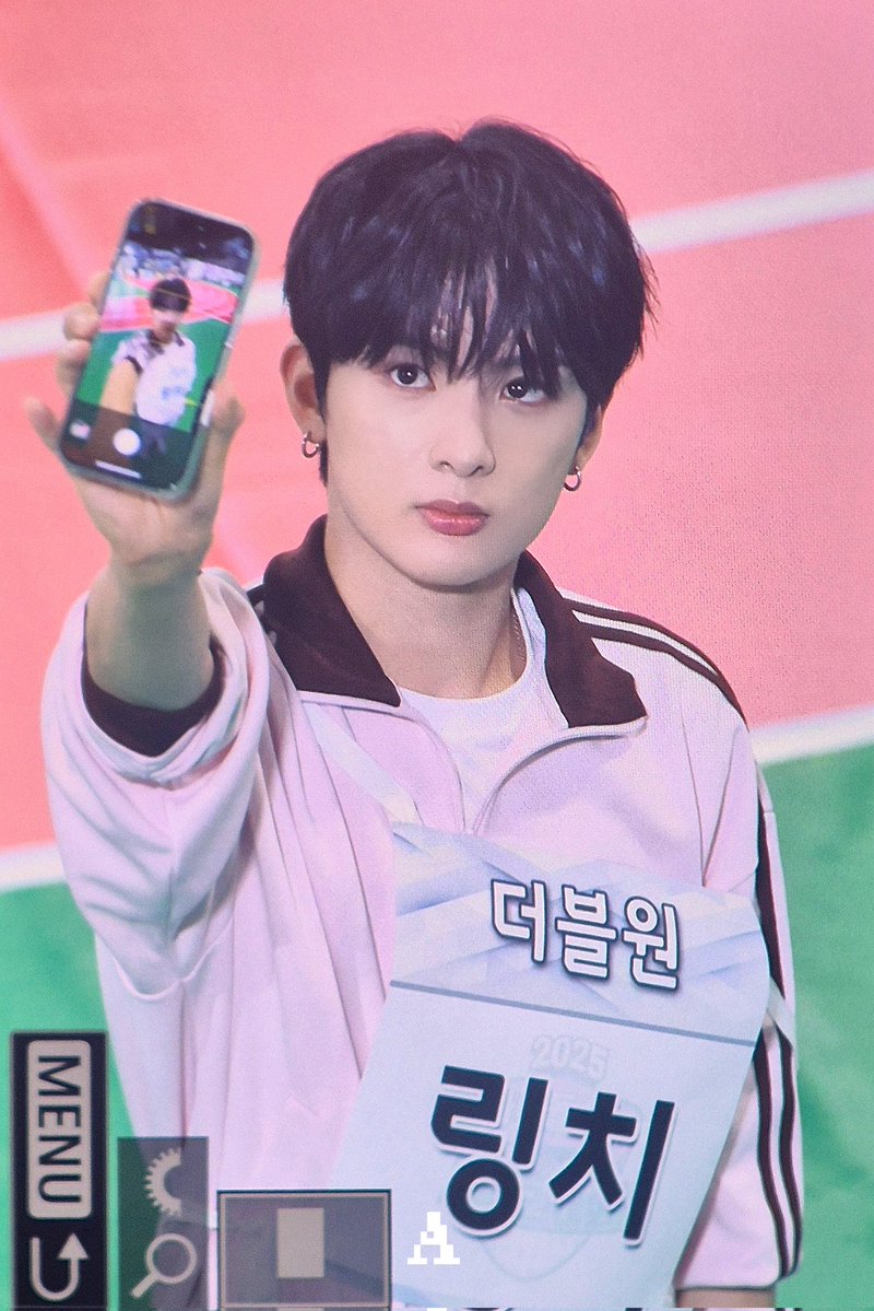 250825 갤러리에 잇던 링치 >< #판타지보이즈 #FANTASYBOYS #링치 #LINGQI