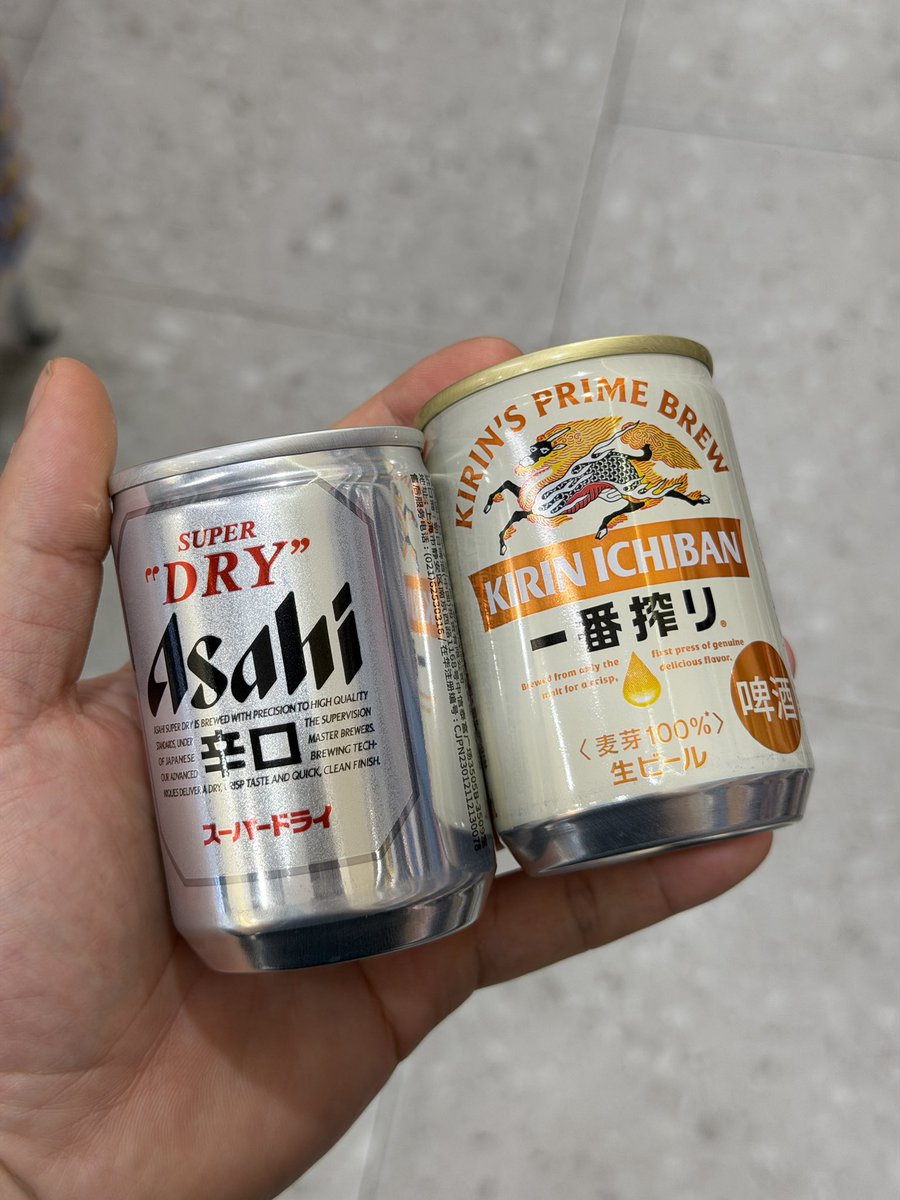 一只北极熊 tweet media