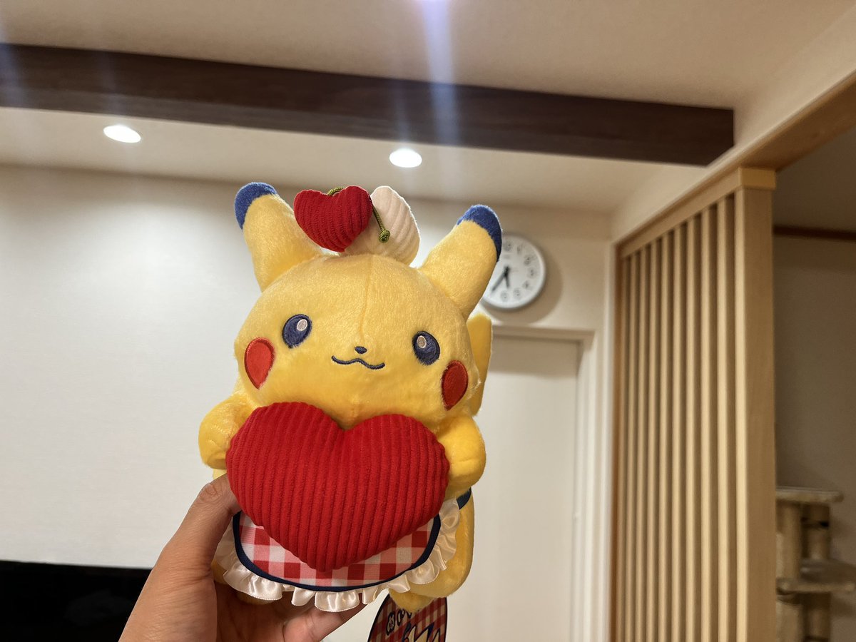 1978__had's tweet photo. 去年注文してたピカチュウ届いた！
奇しくも子供の中学校入学式の日！ https://t.co/lxgviFZcwP