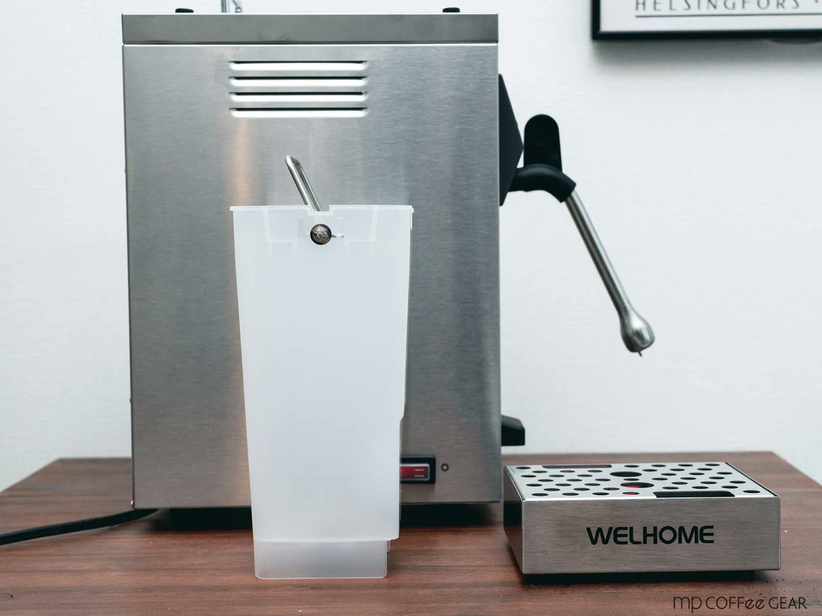 mpcoffeegear's tweet photo. WPM WELHOME ミルクスチーマー MS-130T シルバー
コンパクトなのに1,450Wのパワーで誰でも簡単にきめ細かいシルキーなフォームミルクが作れる！
自宅で本格ラテアートやふわふわミルクを楽しめます。0.8Lタンクで連続使用も◎ https://t.co/KevJGOYwmO