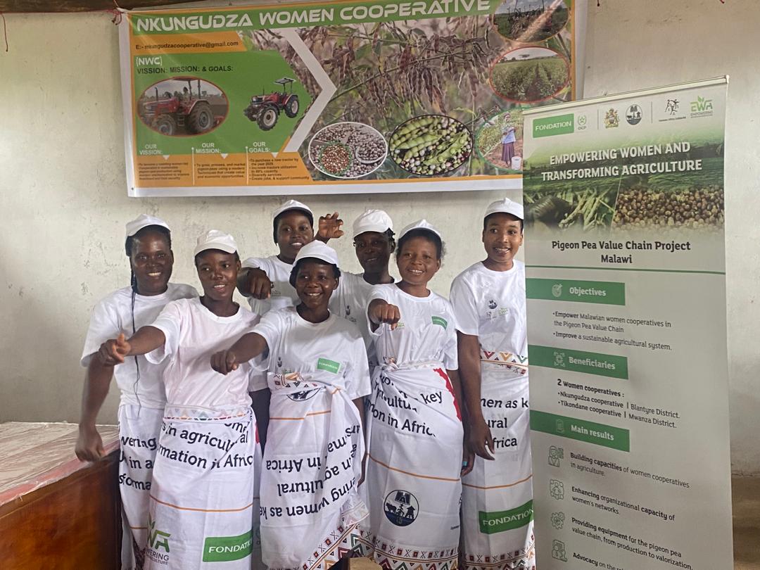 FASNGO's tweet image. #Day 2 of the EWA Malawi Pilot Project Closure Visit kicked off today at Blantyre with training and capacity-building sessions led by the Nkungudza cooperative, focusing on intergenerational knowledge transfer to empower youth to take over and sustain community initiatives for