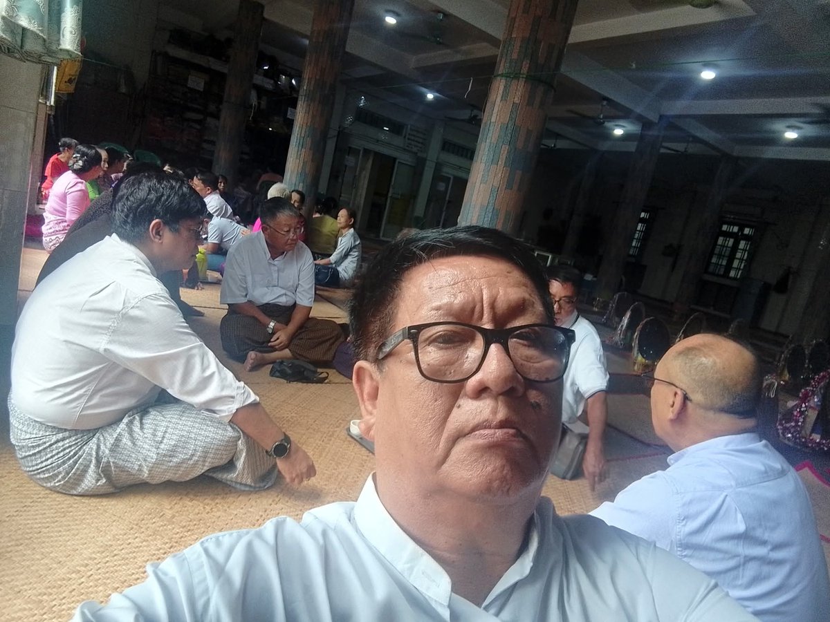 jonwonko's tweet photo. @1994_gyi69170 အဲ့ဒီအဖိူးကြီးလေ စိတ်ရင်းတော့ကောင်းတယ် သာကေတ မြေနီမှတ်တိုင်းနားနေတာ
အဲ့နားမှာ သူငယ်နှင့် ကားစောင့်နေတာခဏခဏတွေ့တယ် https://t.co/KRjeBqB5MZ