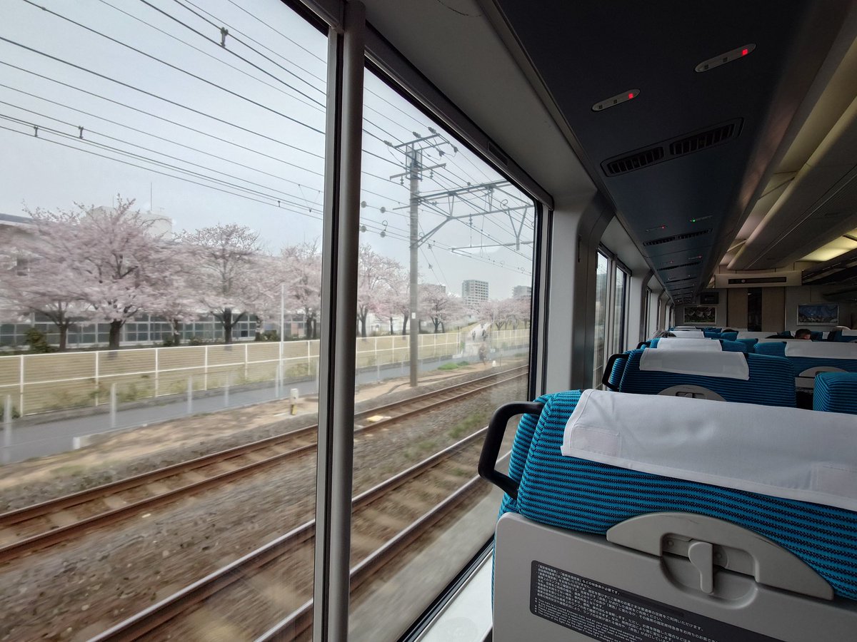 TOMMY EXPRESS TRAIN tweet media