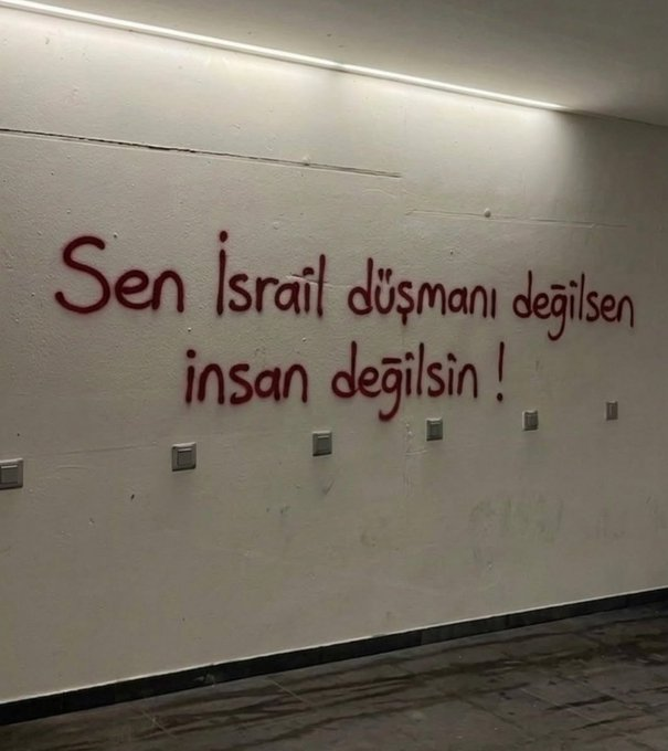 mutlu_unitezim's tweet photo. Ben bir "İNSANIM"🤔 https://t.co/jEzzyPzNj4