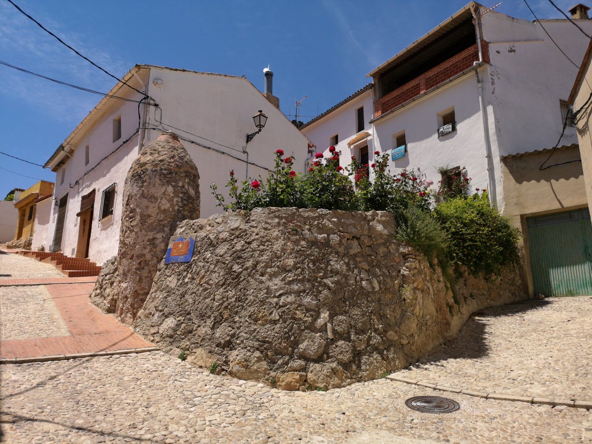 valenciaturisme's tweet photo. Esta setmana les rutes turístiques #EntreComarques et porten a:
📍Castello de Rugat, el 18 d'abril
📍Atzeneta d'Albaida, el 19 d'abril.
Totes les rutes són gratuïtes, només has d'inscriure't 👉https://t.co/Z78fTx4GJs
@MlaValldAlbaida @c_valenciana #tefaltapoble @dipvalencia https://t.co/oJGc5gY3Q1