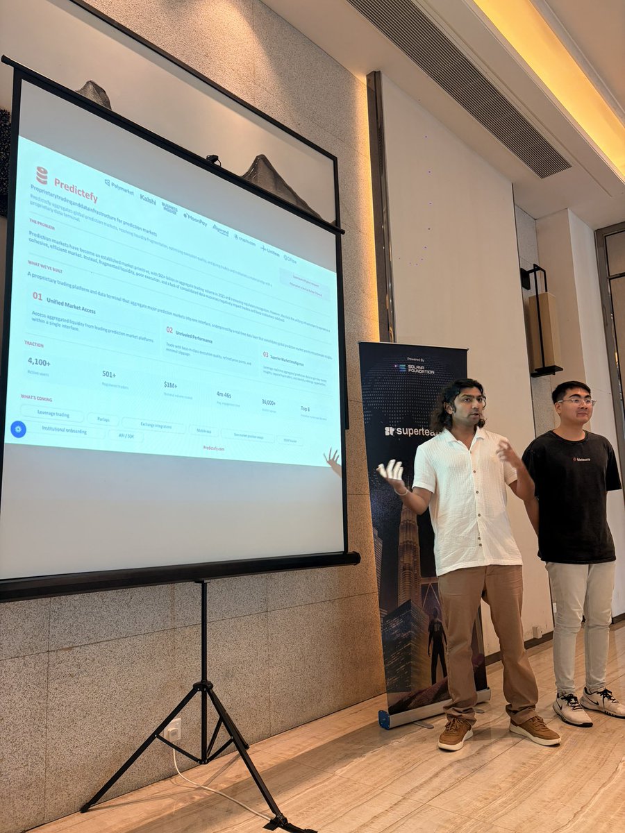 nikkideyy tweet media