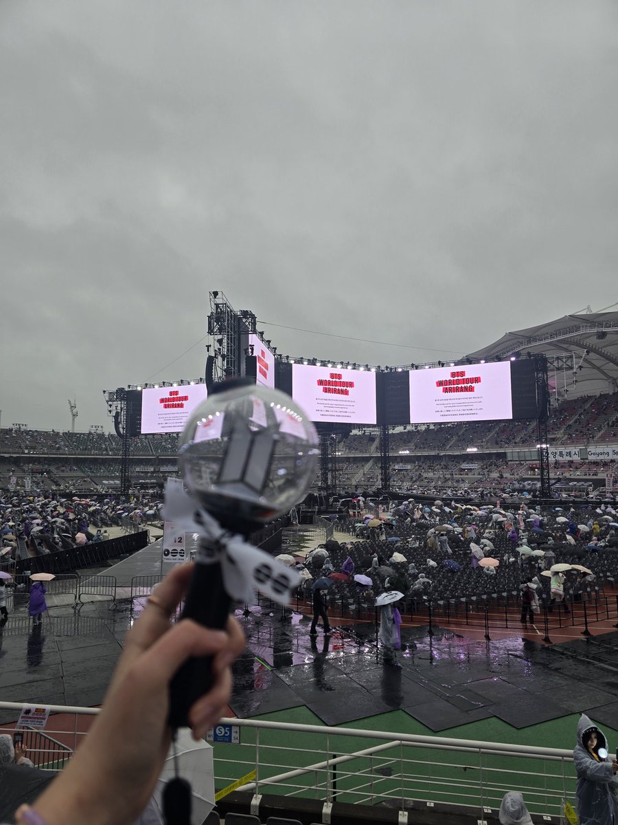tenbluesjoon's tweet photo. 6 ANNI DI YEARNING TERMINATI RAGQHZJEIDKFKF https://t.co/Ctoge0T0WQ
