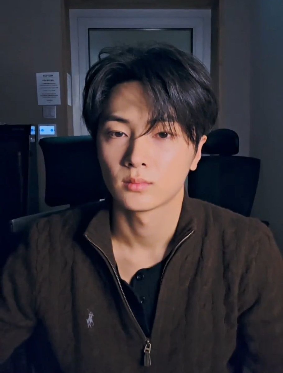 sisi 🦇 tweet media