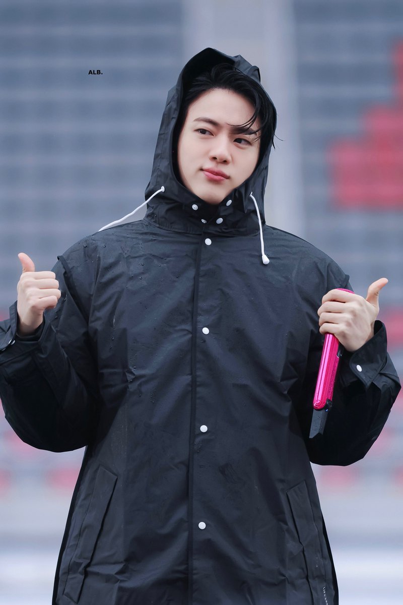 A LITTLE BRAVER 🐬 tweet media