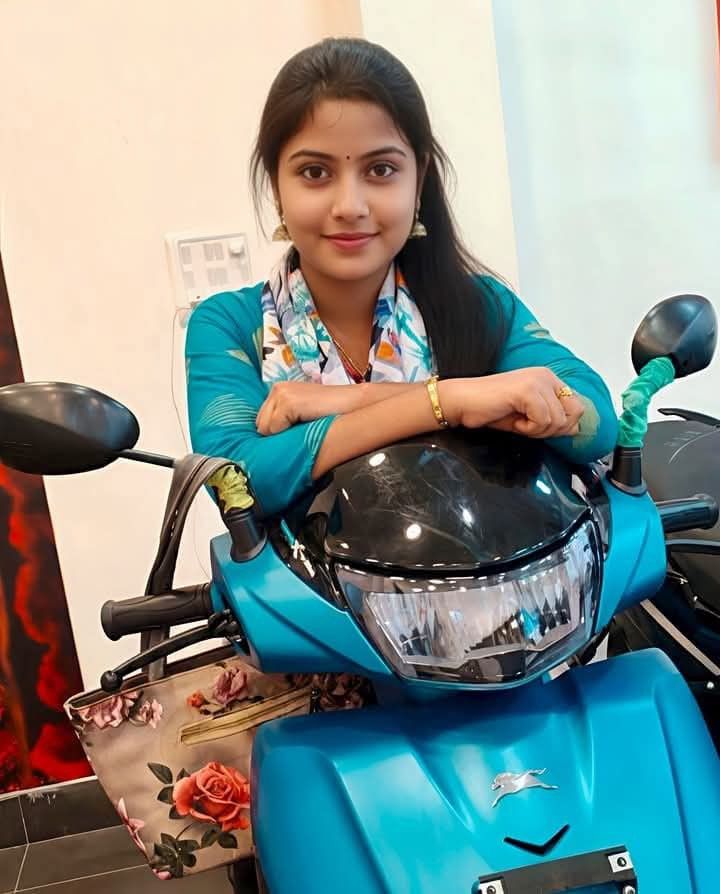 Sudhaka36754820's tweet image. Good afternoon ji 🙏
🙏🍁👉आज की लड़कियां शादी को केवल एक 'जरूरत' नहीं बल्कि एक साझेदारी (#Partnership) के रूप में देखती हैं. वे चाहती हैं कि घर के काम से लेकर आर्थिक जिम्मेदारियों तक, सब कुछ बराबर बँटा हो. 
🙏🌿🥰