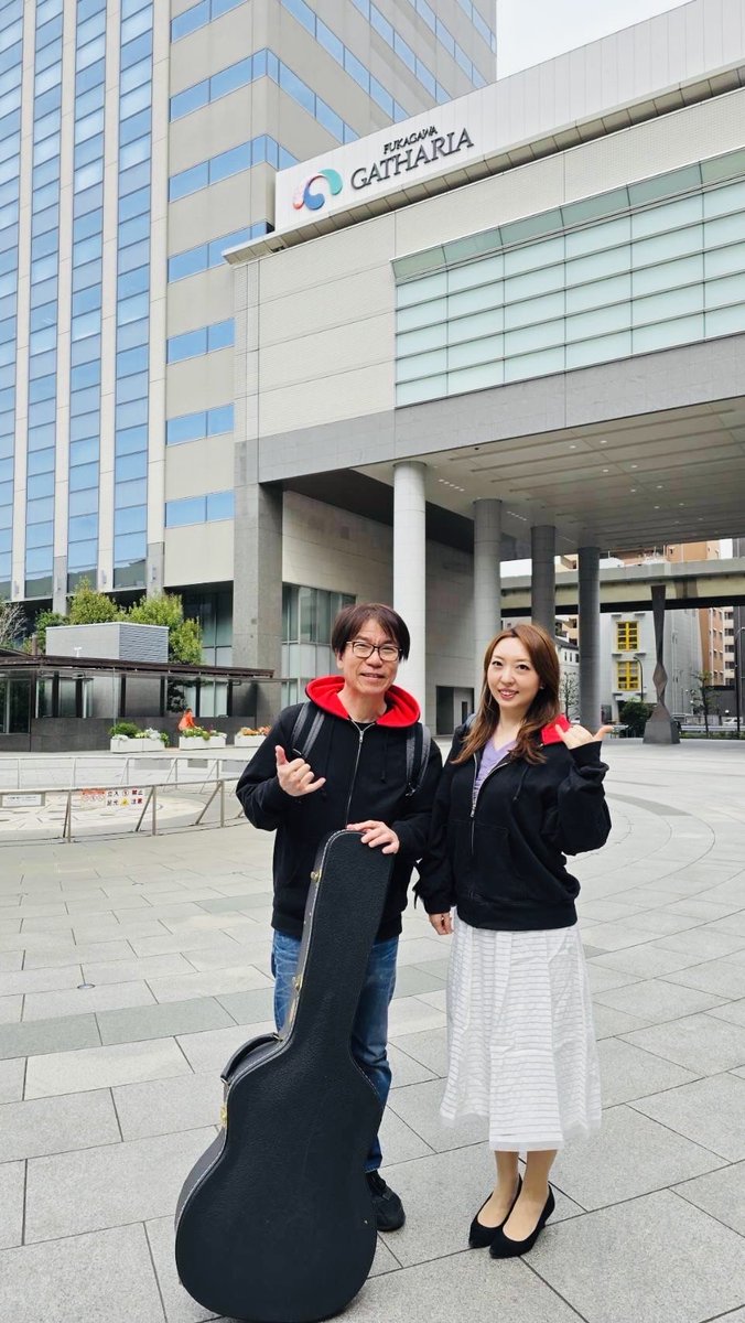 本日はレインボータウンFM🌈のなっちゃんの番組「イレブンミュージック」にゲスト出演させて頂きました
スタジオ生歌生演奏も2曲お届け出来て楽しいひと時でした
そして引き続きTik Tokの生配信も定期的にお届けします。
次の配信は13日(月)を予定しています！
詳細決まりましたらまたお知らせします！