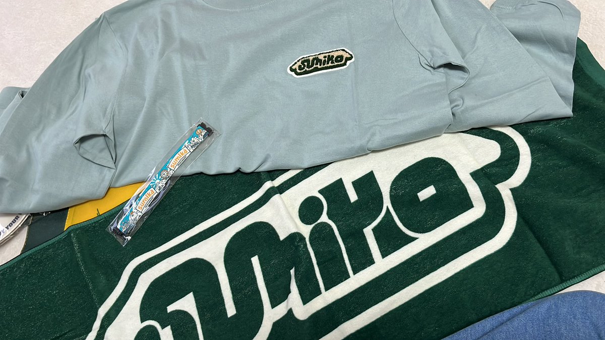 mf_0903's tweet photo. sumikaのwill cart今年はBセット！
リバーシブルのBIGタオルに
シンプルなロゴロンT
めっちゃ使える〜！！！

最近のグッズは子ども産まれてライブ行く頻度減っててなかなか持ってないのが多いから嬉しい〜！！

ということで、今年も被りなし！ https://t.co/UU47aE9fYt