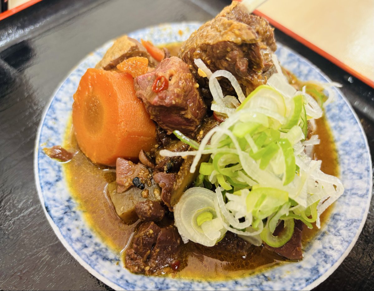 water88ml's tweet photo. しらすの八幡で生しらす丼食べて沼津港で牛モツ煮と抹茶ソフト食べた！美味しかった！ https://t.co/4cNh6u4fmC
