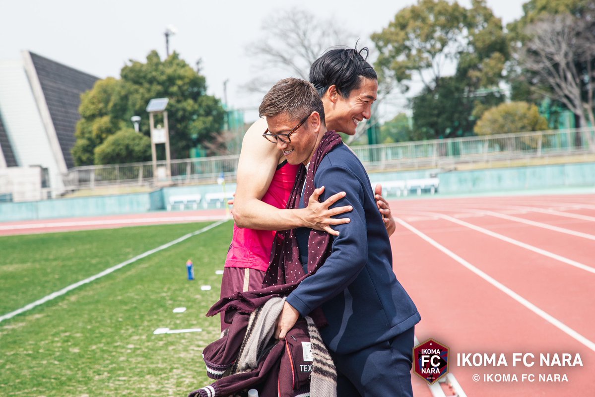 IKOMA FC奈良と、2028年6月30日まで契約を更新させていただくことになりました。

40歳という年齢で、そしてリーグ戦が始まる前のこのタイミングで契約延長のオファーをいただけたこと。
自分のこれまでの積み重ねや、今の姿勢を評価していただけたように感じて、心から嬉しく思っています。