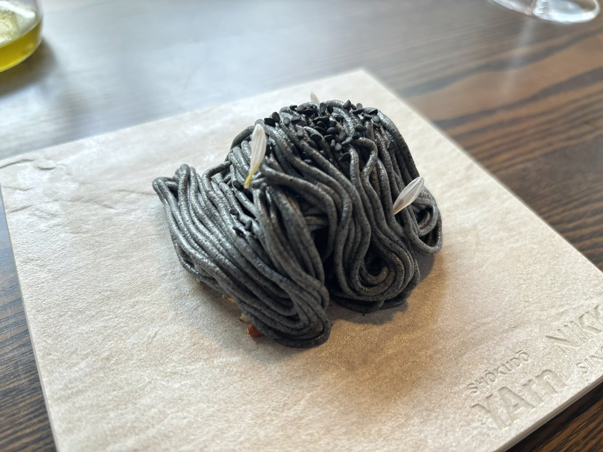 habyoshikawak's tweet image. ちょっとだけ前に
小松でいただいたランチです。

県外に住む大学の同級生が
絶賛していたので行ってみたら
美味しいのはもちろんですが
ネーミングも提供の仕方も
遊び心があって楽しめました^_^

平日は意外と予約取れました😋

#YArn