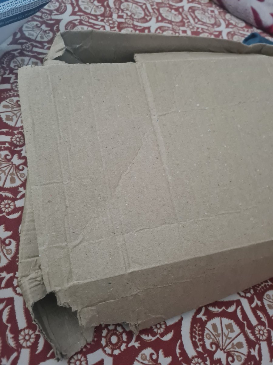 SherylShijuSam's tweet photo. @AJIOLife what is the big desperation on your end that you send this kind of stuff to a customer? This shoe is from @pantaloonsindia and is used and the box is in such a dilapidated condition. Are you insulting the customer? Or insulting yourself? https://t.co/O35x32ODGU
