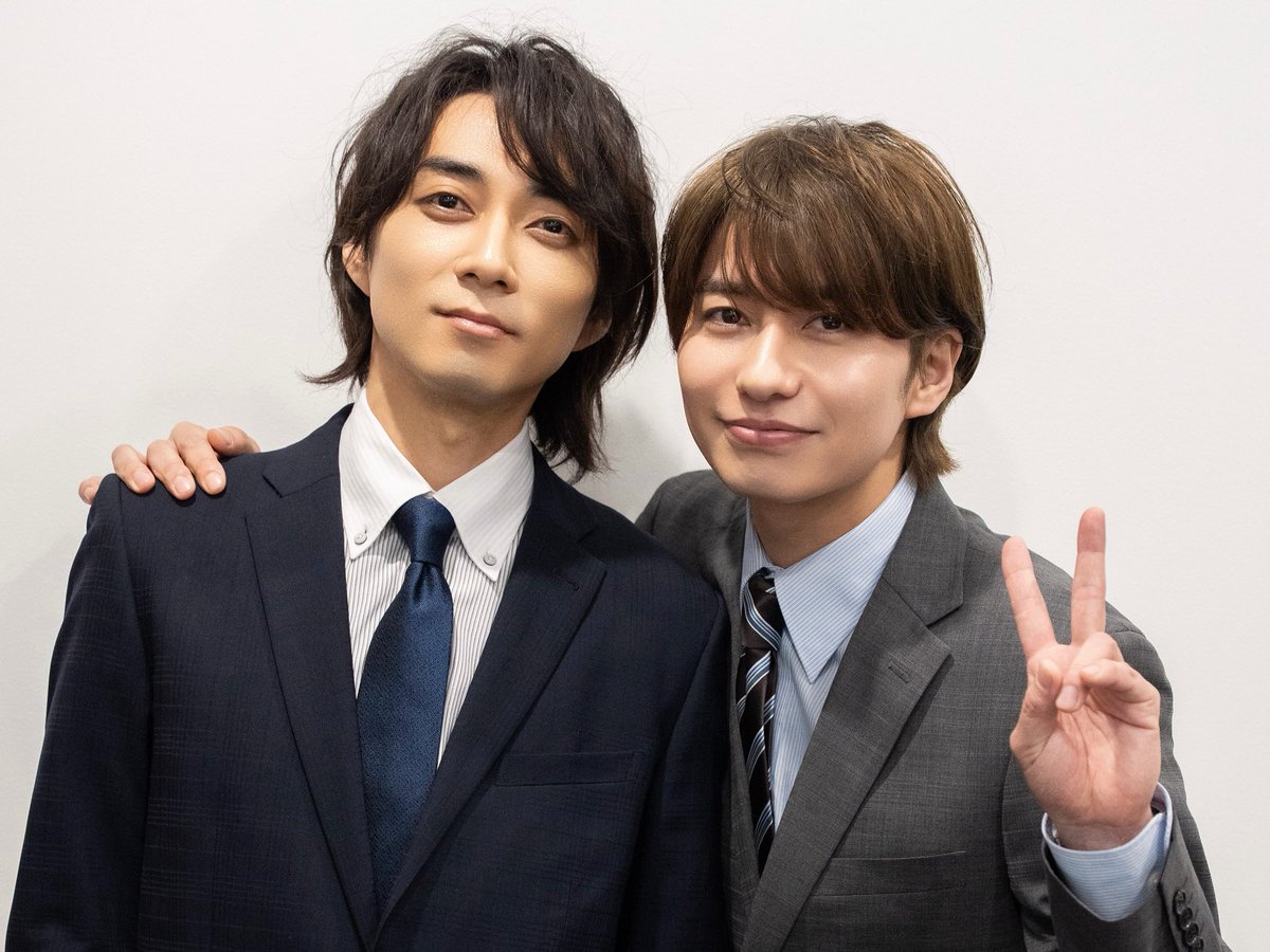 ☔『 #スモークブルーの雨のち晴れ 』☀️

˗ˏˋ 🌟第1話 オフショット公開🌟 ˊˎ˗

スーツ姿の２ショットをお届け！

﹏﹏﹏﹏﹏﹏﹏﹏﹏﹏﹏﹏﹏﹏﹏﹏﹏﹏

📺配信はこちらから👇🏻
𝐓𝐕𝐞𝐫🔗tver.jp/episodes/epsuu…
𝐅𝐎𝐃🔗fod.fujitv.co.jp/title/71aj　

読売テレビ　ドラマDiVE枠
毎週月曜